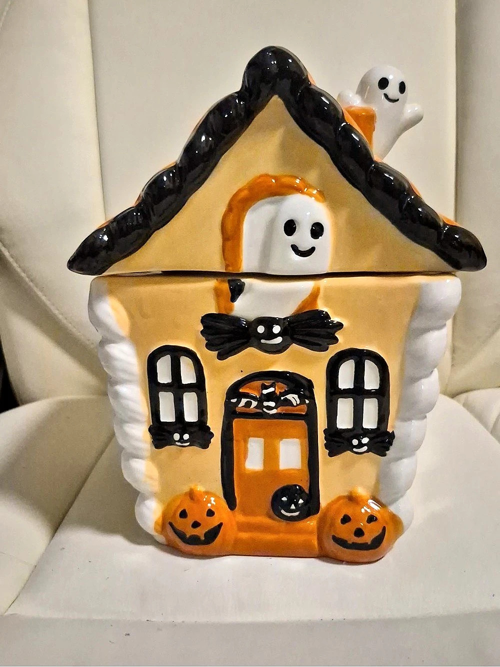 Jack O' Lantern Lane Halloween Haunted House Ceramic Cookie Jar Ghost Cat NWT